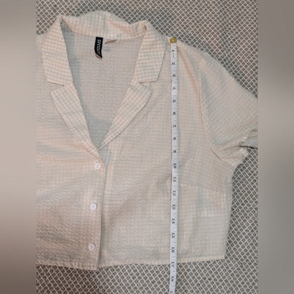 H&M Divided Cream Textured Button-Down Shirt - Picture 12 of 12